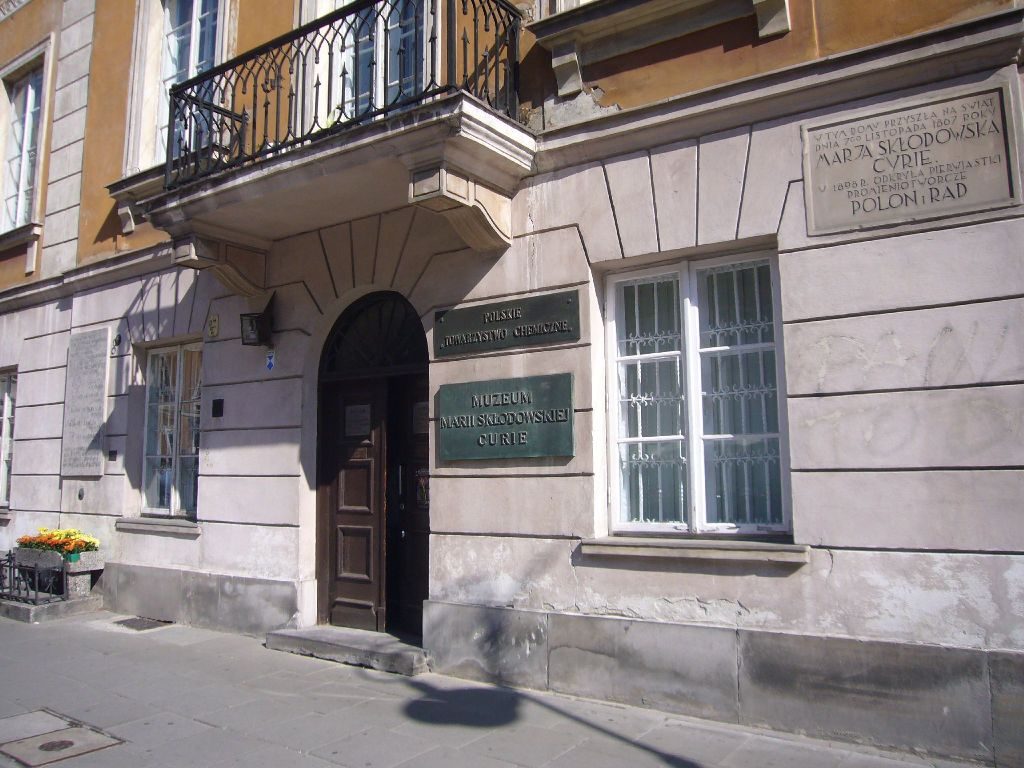 Marie%20Curie%27s%20birthplace%2C%20Warsaw%20-%2003.jpg